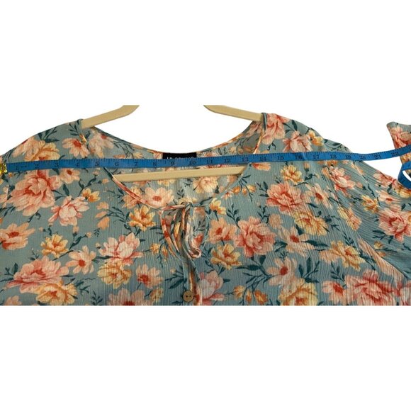 Floral Boho Blouse With 3/4 Sleeves & Button Front By I.N. Studio - Size L - Picture 4 of 9